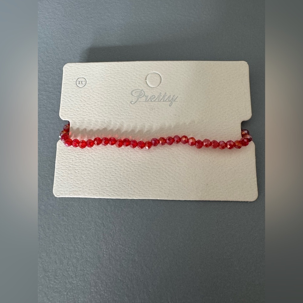 🛍️ any 5 items for $15 🛍️ ePretty Vibrant Red glass Crystal Bracelet